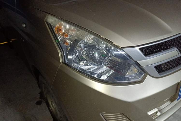 Used Wuling Rongguang V 2018 1.5L Practical Version Right Front Headlight