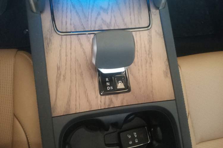 Used Land Rover Discovery Sport 2024 Performance Tech Edition
