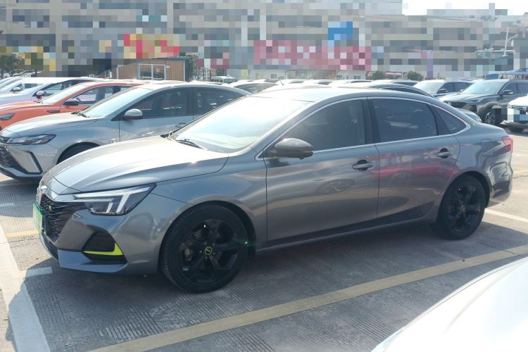 Used Roewe i6 MAX 2020 300TGI Automatic Cool & Stylish Skyroof Edition