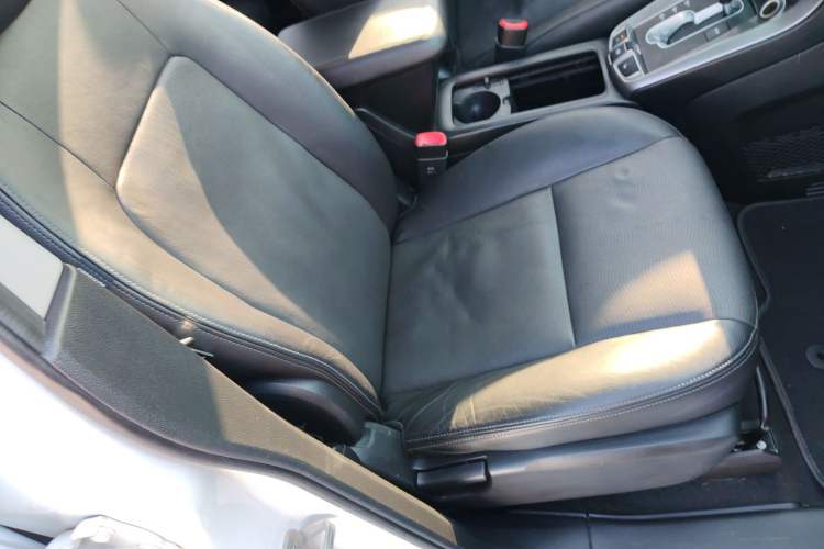 Used Chevrolet Captiva 2017 2.4L 4x4 Flagship Edition 7-Seater