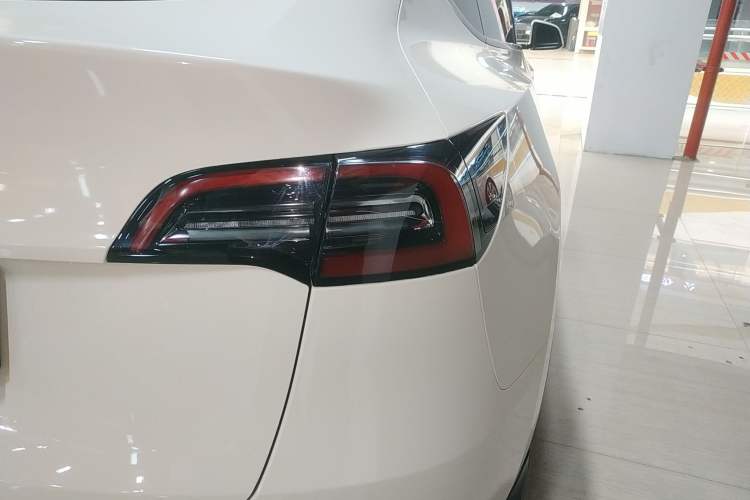 Used Tesla Model Y 2021 Standard Range Rear-Wheel Drive Version
