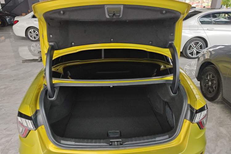 Used Lynk & Co 03 2020 03+ 2.0TD Automatic Wind-Chasing Edition Trunk