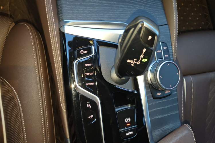 Used BMW 5 Series 2022 Restyled 530Li Luxury Edition M Sport Package
