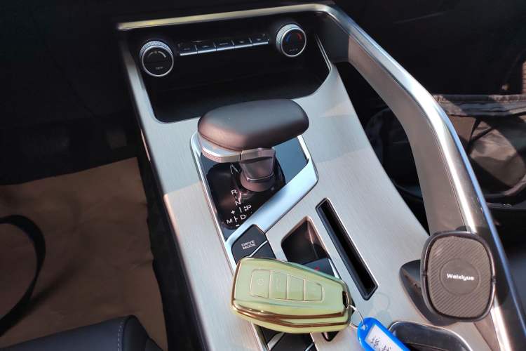 Used Geely Auto Coolray 2023 1.5T DCT Platinum Edition
