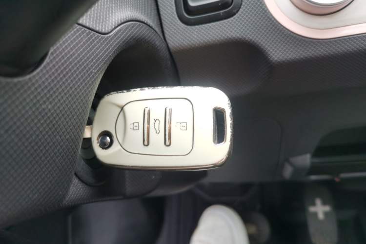 Used Wuling Hongguang MINIEV 2021 Macaron Premium Model – Lithium Iron Phosphate Vehicle Key