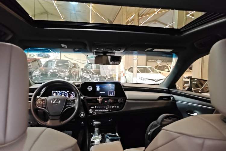 Used Lexus ES 2021 200 Excellence Edition