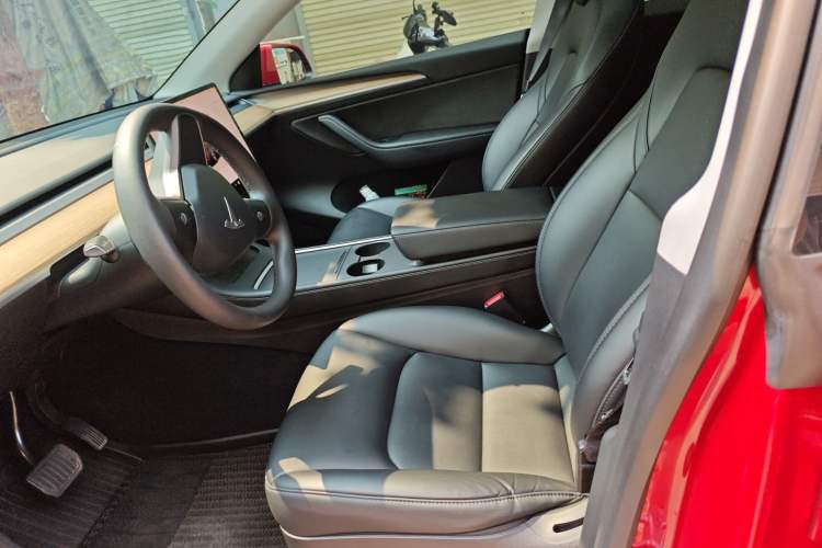 Used Tesla Model Y 2022 Rear-Wheel-Drive Version
