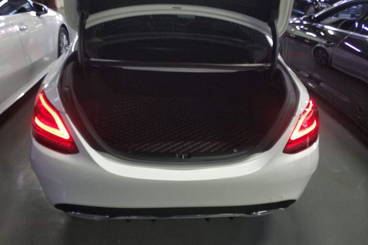 Used Mercedes-Benz C-Class 2021 C 200 L Fashion Edition Sport Version Trunk