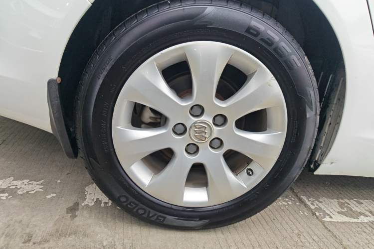 Used Buick Regal 2014 2.0L Leading Fashion Edition Right Rear Wheel Hub