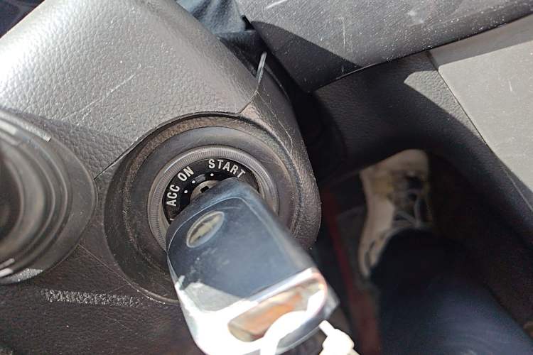 Used Chevrolet Captiva 2012 2.4L 4x4 Flagship Edition 7 Seats Vehicle Key