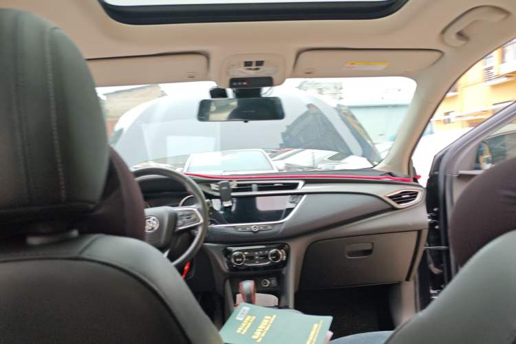 Used Buick Encore GX 2020 20T CVT Two-Wheel Drive Luxury Version Headliner