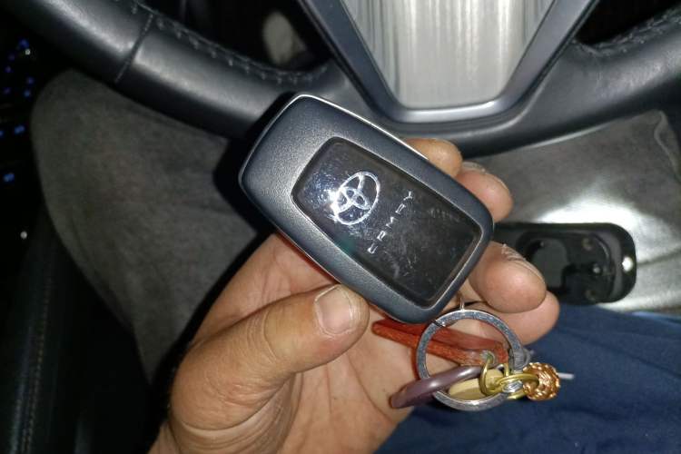 Used Toyota Camry 2019 Dual-Engine 2.5 HG Luxury Edition China V Standard Vehicle Key