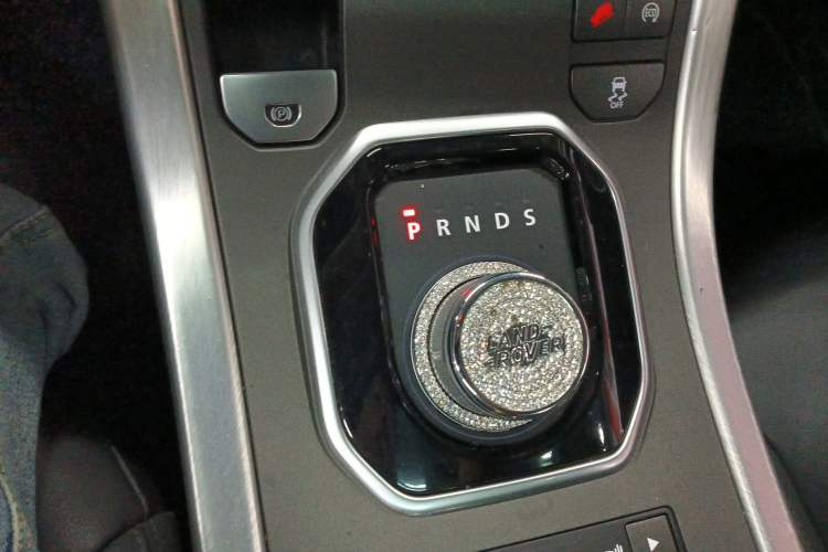 Used Land Rover Range Evoque 2015 2.0T Five-Door Zhiyao Edition Gear Lever