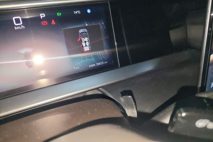 Used Denza D9 2025 DM-i Smart Drive 1020 Four-Wheel Drive Premium Model