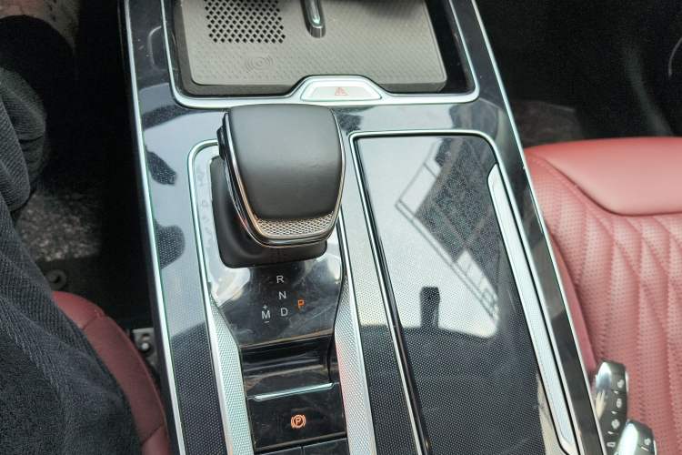 Used Hongqi HS5 2023 2.0T Qixiang Pro Edition Gear Lever