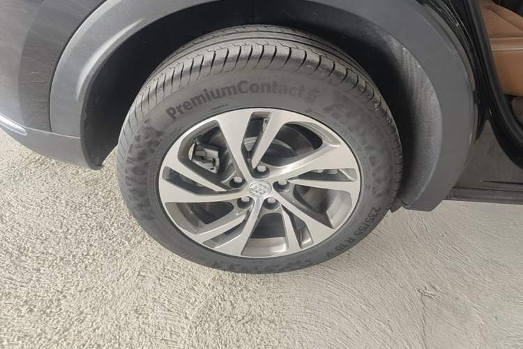 Used Buick Envision 2020 Encore S 652T Four-Wheel Drive Luxury Model
