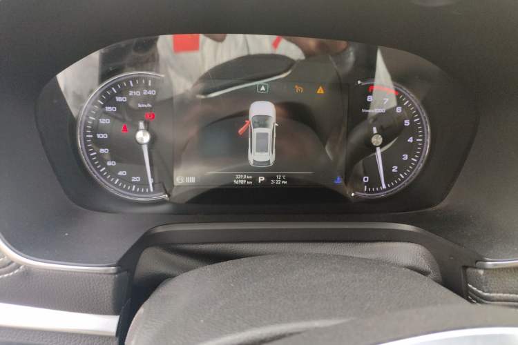 Used Roewe RX5 2016 30T Two-Wheel Drive Automatic Internet Smart Edition
