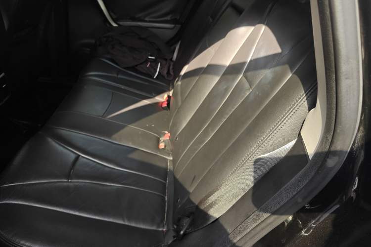 Used GAC Trumpchi GS5 2013 1.8T Automatic Two-Wheel Drive Elite Edition Left Rear Seat