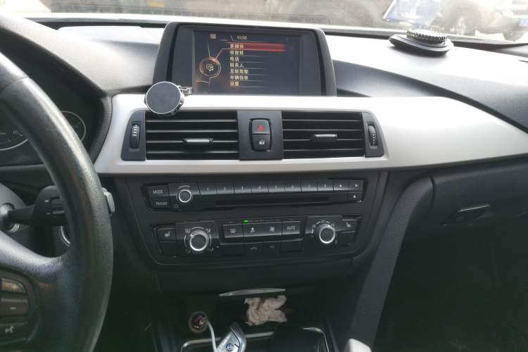 Used BMW 3 Series 2015 316Li Fashion Model
