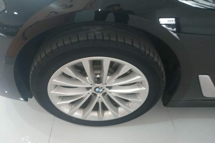 Used BMW 5 Series 2022 Second Facelift 525Li Luxury Package
