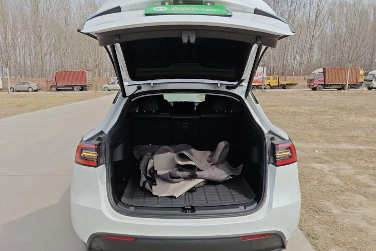 Used Tesla Model Y 2022 Rear-Wheel-Drive Version
