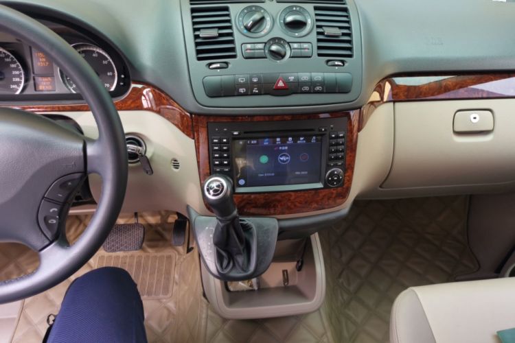 Used Mercedes-Benz Viano 2013 3.0L Comfort Edition
