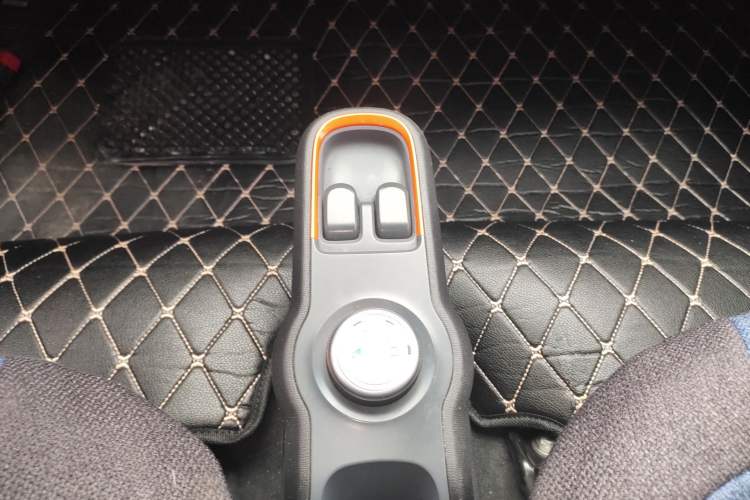 Used Baojun E100 2019 250KM Smart Drive Edition Gear Lever