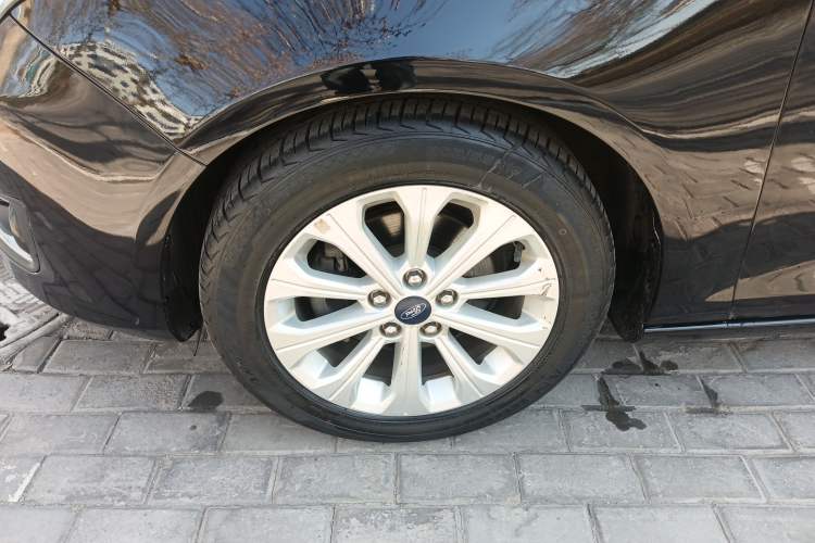 Used Ford Escort 2015 1.5L Automatic Fashion Model