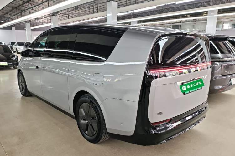 Used Li Auto MEGA 2024 Ultra Model
