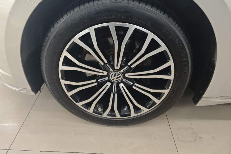 Used Volkswagen Phideon 2018 380TSI Two-Wheel Drive Business Edition