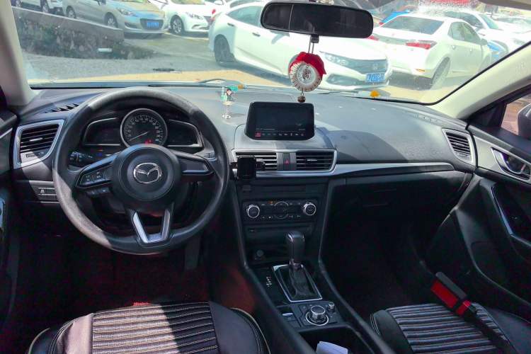 Used Mazda 3 Axela 2017 Sedan 1.5L Automatic Luxury Model Emission Standard China V
