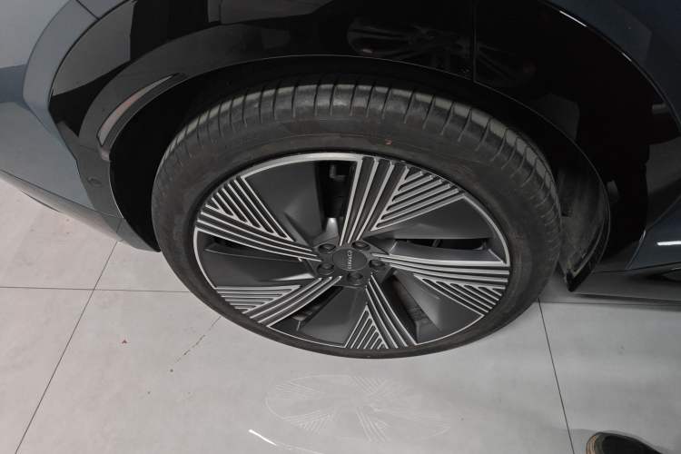 Used Lynk & Co 08 EM-P 2025 245km Ultra-Long Range Halo
