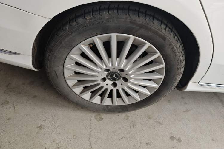 Used Mercedes-Benz C-Class 2015 Facelift C 200 L Right Rear Wheel Hub