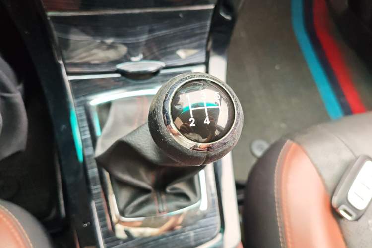 Used BYD Surui 2016 1.5L Manual Elite Edition Gear Lever