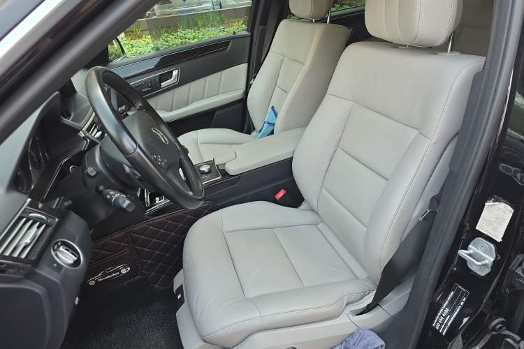 Used Mercedes-Benz E-Class 2013 E 260 L CGI Stylish Model
