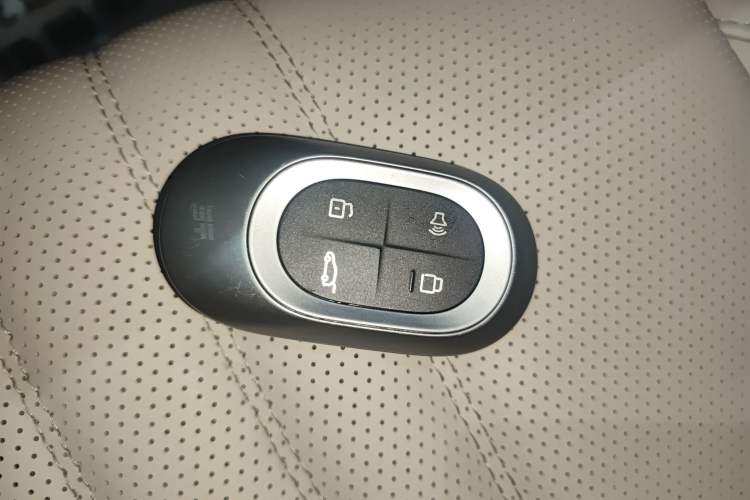 Used JETOUR Shanhai L7 2024 1.5T 120km ULTRA 7-Seater Vehicle Key