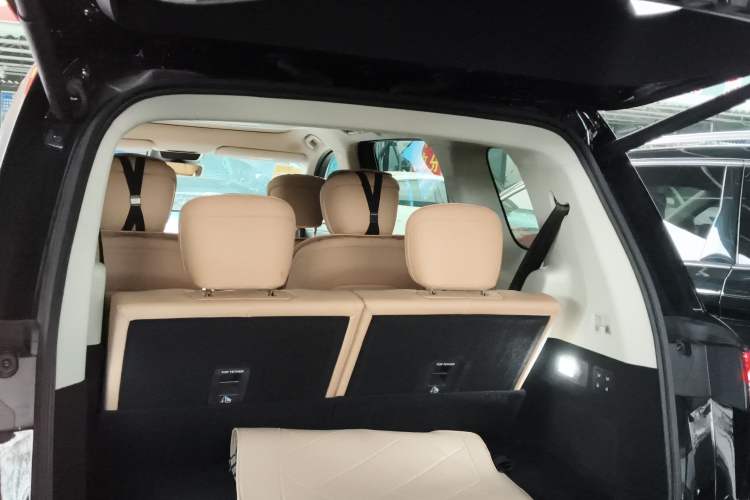 Used Chery Fengyun T11 2026 Model 220 Rear-Drive Boya Giant-Screen Luxury Edition Trunk