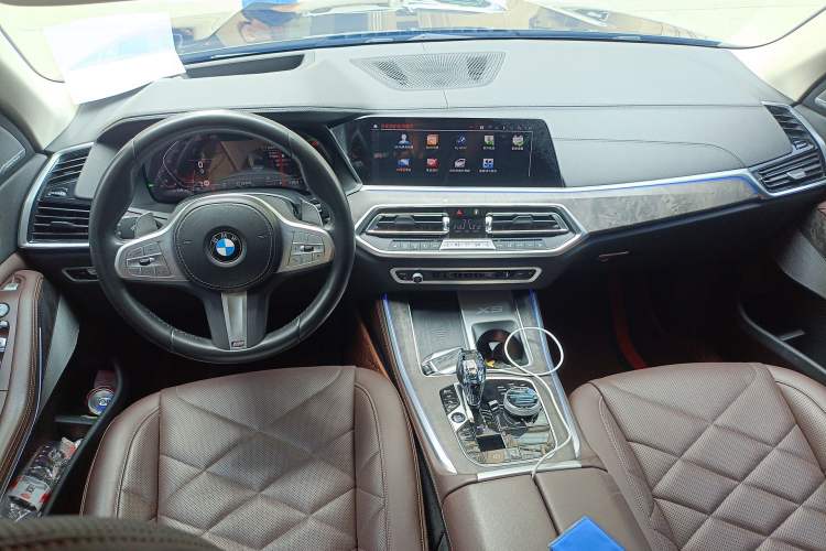 Used BMW X5 2022 xDrive 30Li Luxury M Sport Package