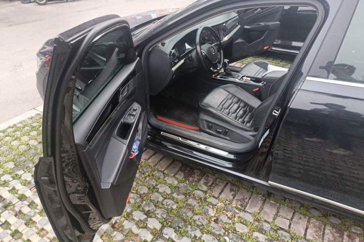 Used Volkswagen Passat 2019 330TSI Elite Edition China VI