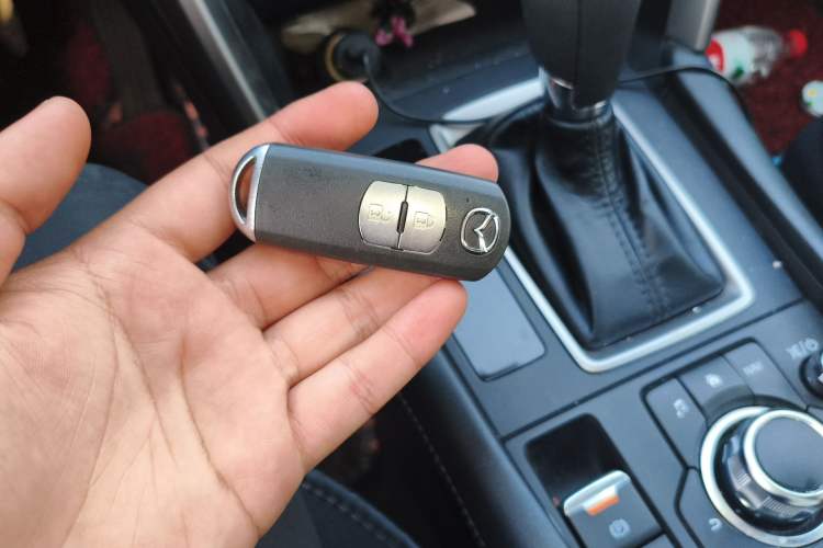 Used Mazda CX-4 2018 2.0L Automatic Two-Wheel Drive Blue Sky Exploration Version China V Standard Vehicle Key