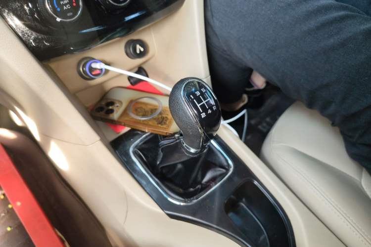 Used Baojun 730 2014 1.5L manual Comfort version 7 seats