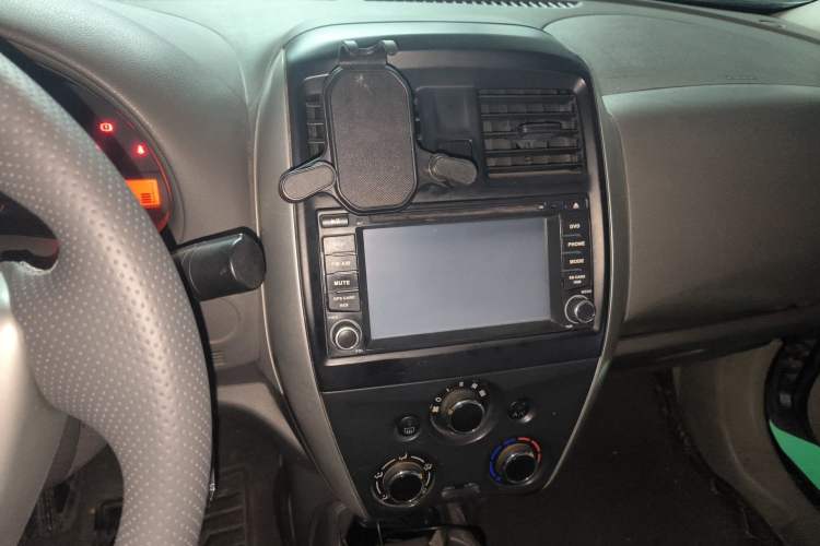 Used Nissan Sunny 2014 1.5XE Manual Elite Edition Audio And AC Panel