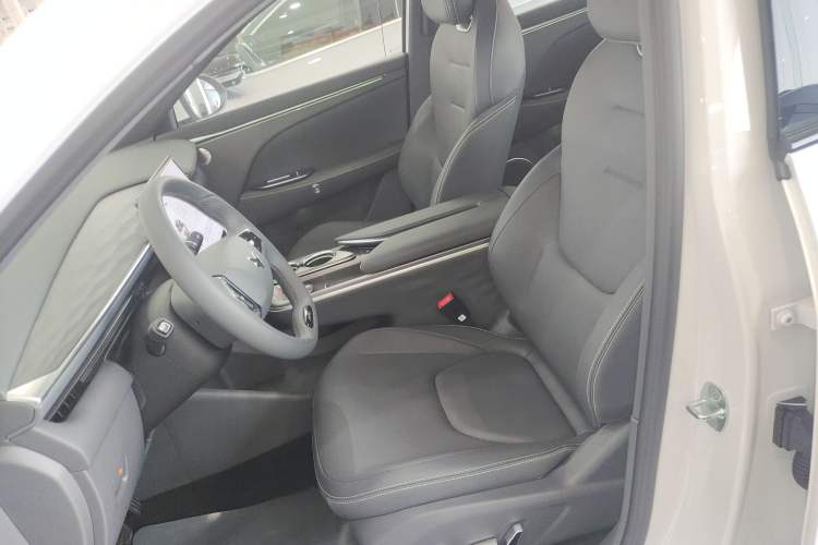 Used ARCFOX Alpha T5 2025 520 MAX Left Front Seat