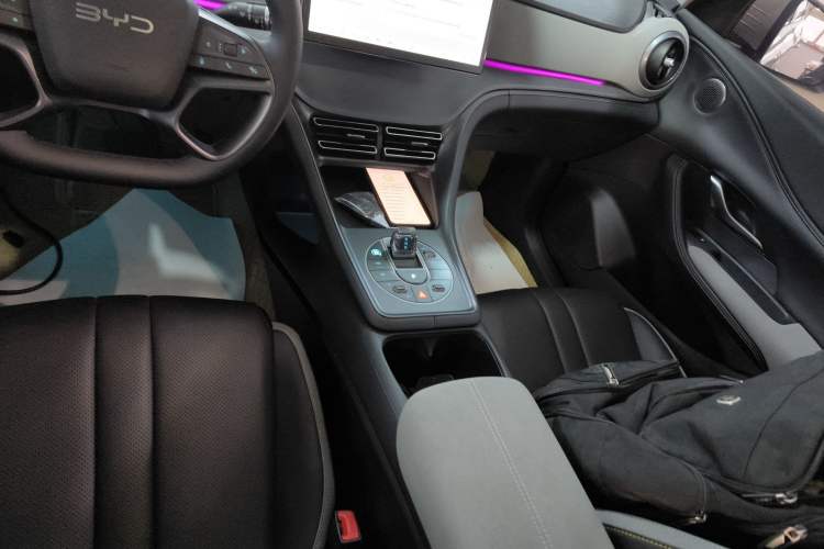 Used BYD Sealion 05 DM-i 2025 DM-i Intelligent Driving 75KM Prestige Model Gear Lever