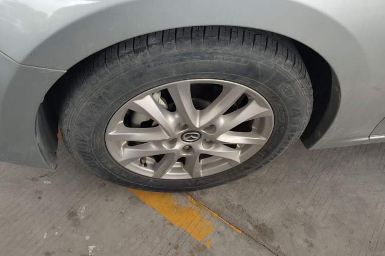 Used Mazda 3 Axela 2017 Sedan 1.5L Automatic Luxury Model China VI Standard