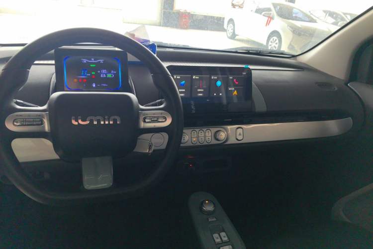 Used CHANGAN NEVO Lumin 2022 210km Sweet Edition Center Console