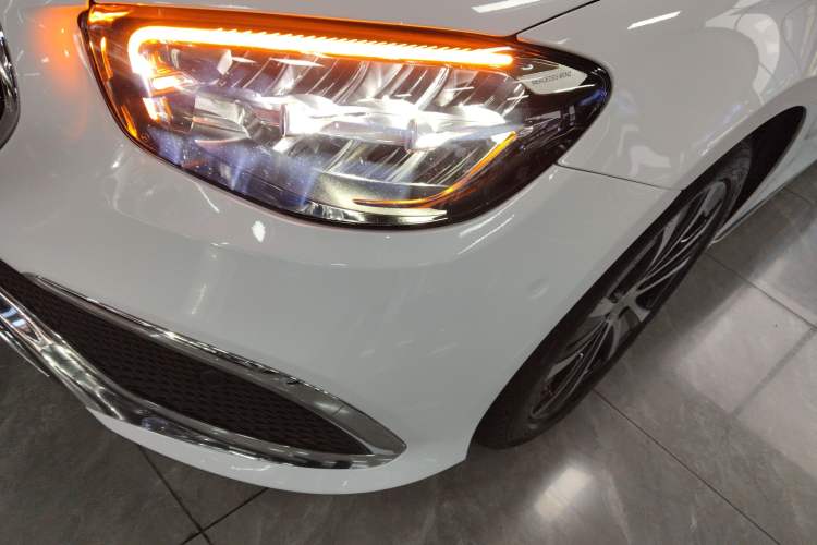 Used Mercedes-Benz E-Class New Energy 2022 Restyled E 350 e L Plug-in Hybrid Sedan Left Front Headlight