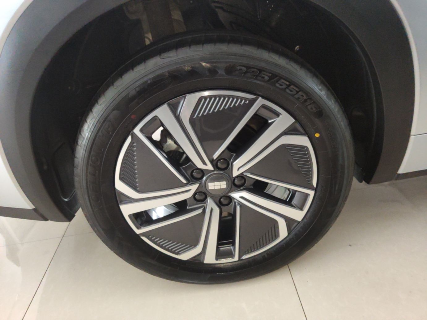 Geely Galaxy Xingjian 7 EM-i 2025 120km Launch+ Version — снимка 11