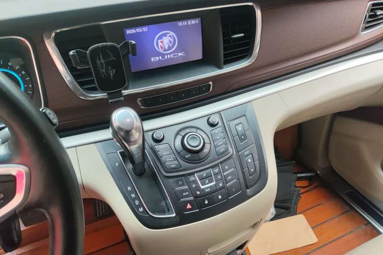 Used Buick GL8 2014 3.0L GT Luxury Business Haoya Edition