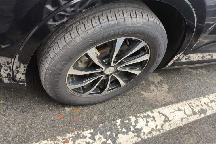 Used Zotye SR7 2016 1.5T CVT Cube Heart Edition China V Standard
